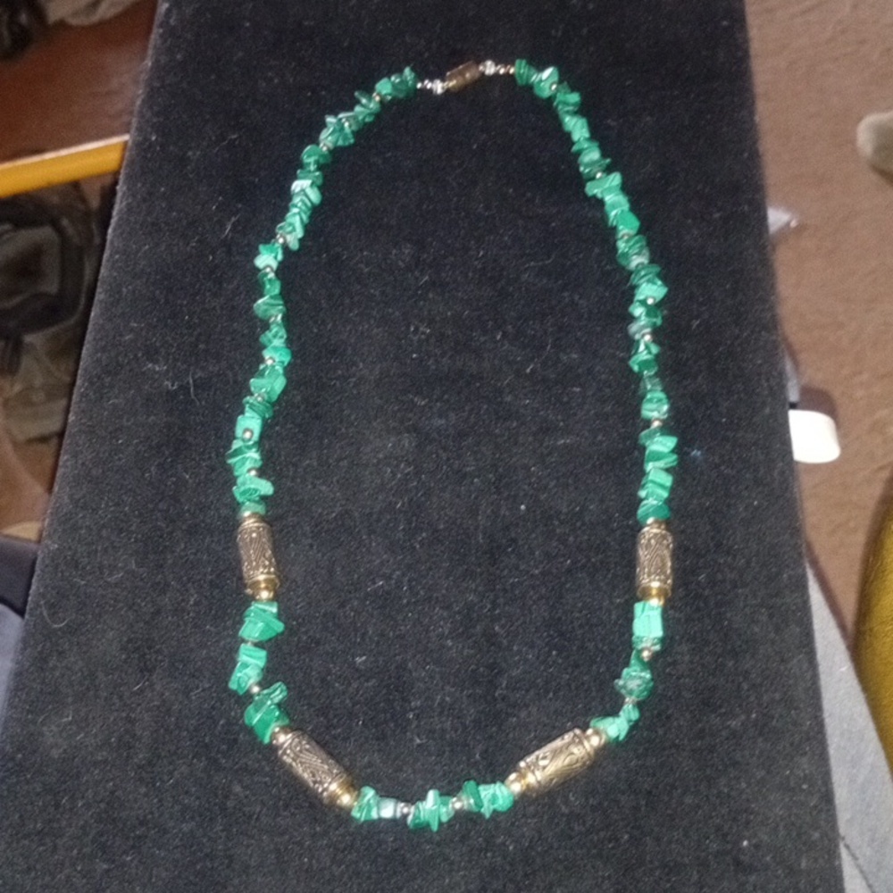 Elegant Green and Gold Tone Beaded Necklace